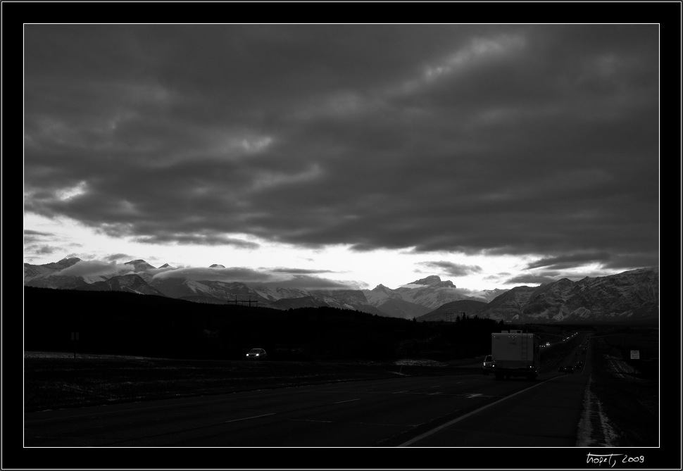 Dlnice 1 z Calgary do Banffu / Highway No. 1 from Calgary to Banff - Banff, AB, photo 1 of 217, 2009, 001-_DSC5549.jpg (107,359 kB)