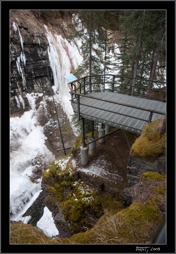 Upper Falls, Johnston Canyon - Banff, AB, photo 177 of 217, 2009, 177-_DSC6122.jpg (339,552 kB)