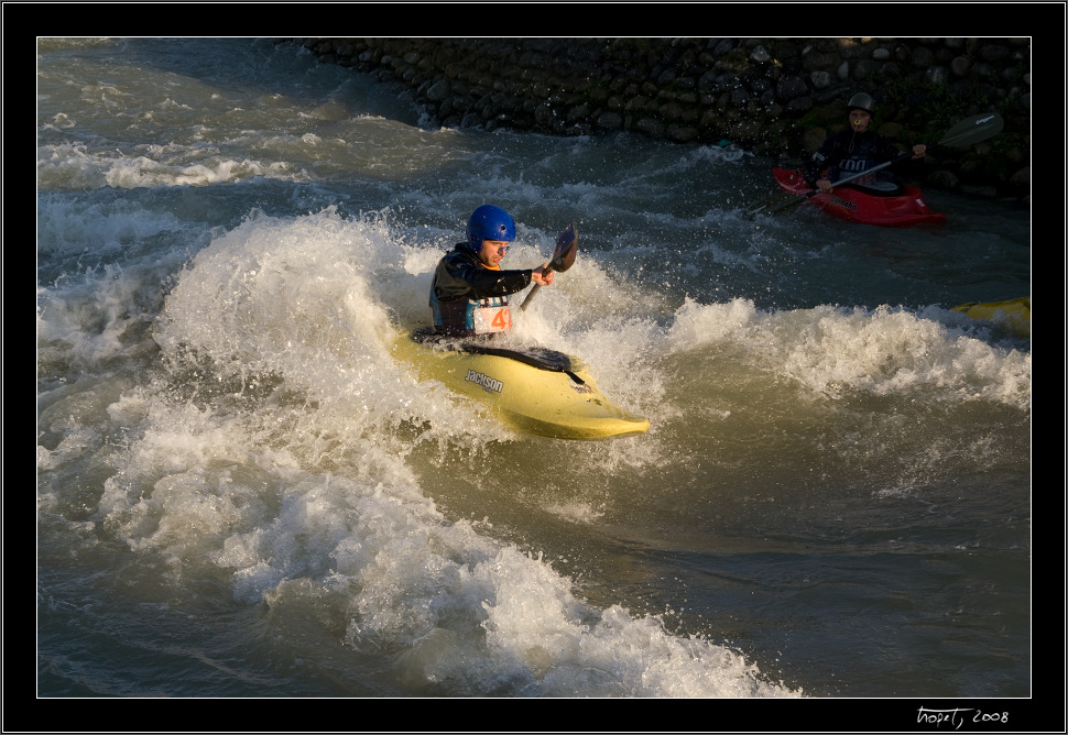 Surfovn na vln pod mostem / Surfing on the wave under the bridge - Freestyle Kayak unovo, photo 48 of 158, 2008, PICT7880.jpg (276,970 kB)
