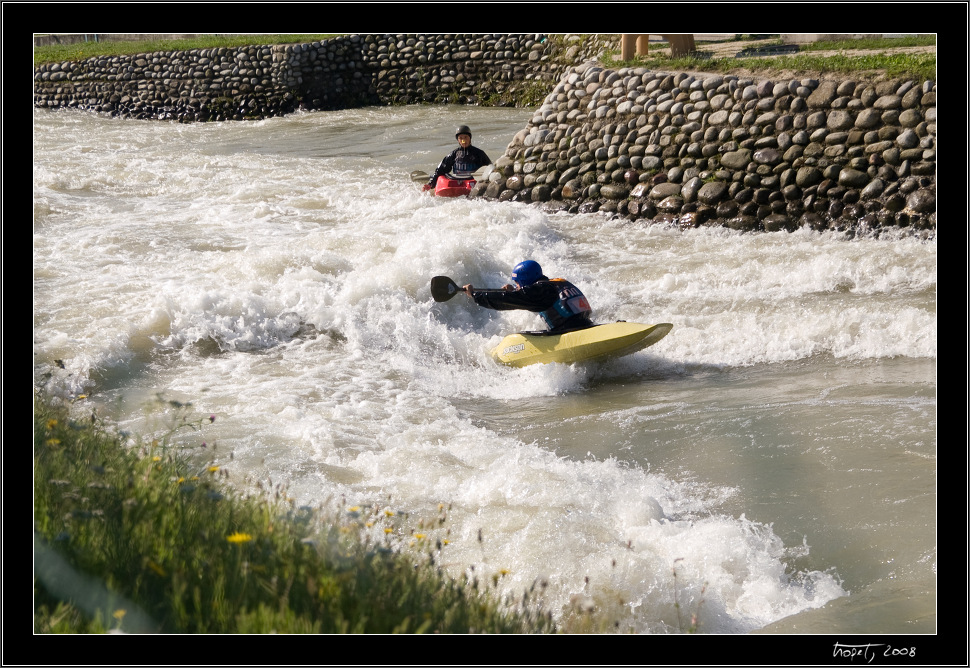 Surfovn v levm rameni / Surfing in the left channel - Freestyle Kayak unovo, photo 74 of 158, 2008, PICT7956.jpg (336,797 kB)