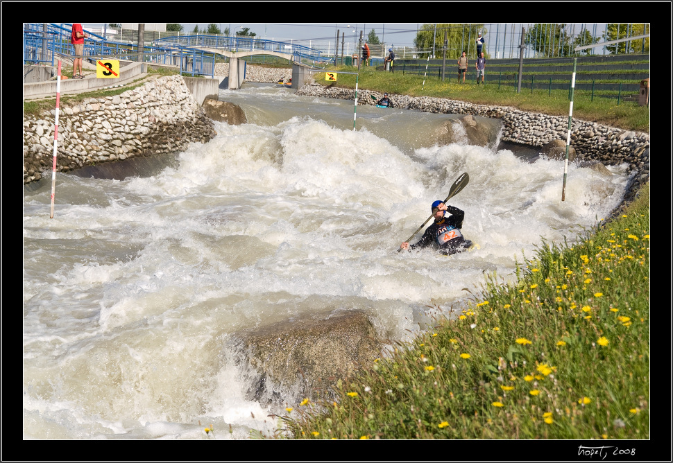 Prjezd levm ramenem / Running through the left channel - Freestyle Kayak unovo, photo 78 of 158, 2008, PICT7963.jpg (371,924 kB)