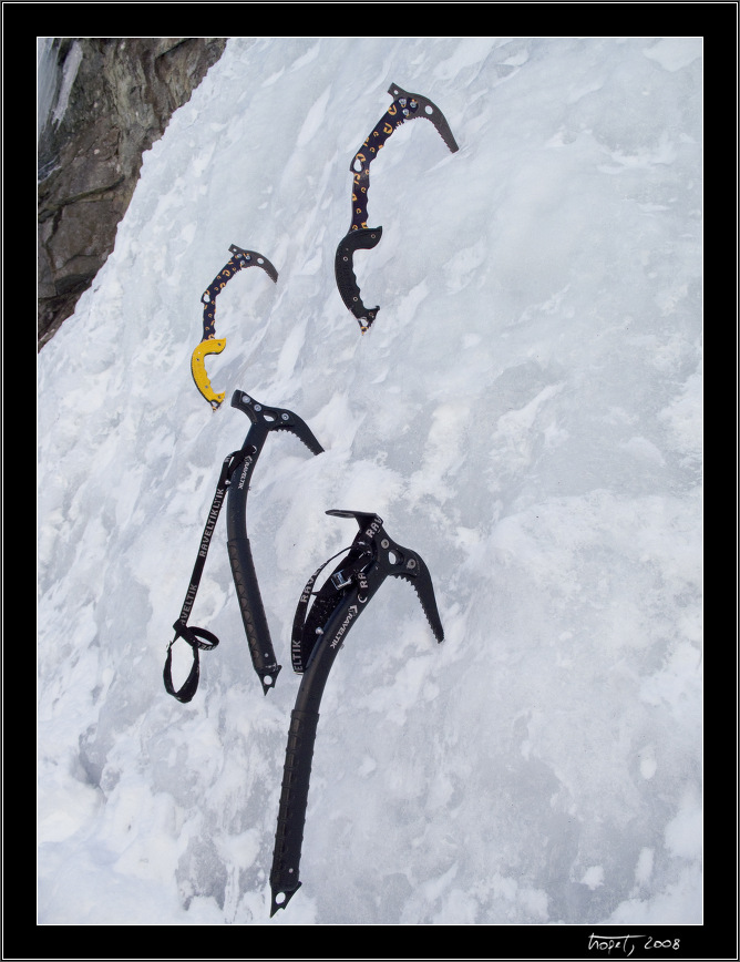 Zatisi s cepiny / Still with ice axes - Memoril Vlada Tatarku 2008 / Vlado Tatarka Memorial 2008, photo 8 of 59, 2008, CRW_3893.jpg (180,540 kB)
