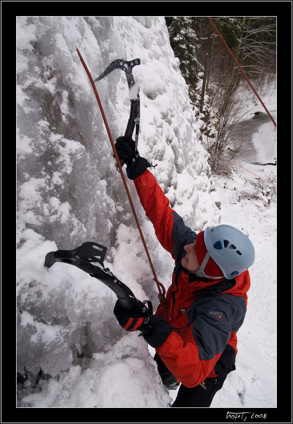 Fighting hard - Ledov lezen ve Vru / Ice climbing in Vr, photo 8 of 61, 2008, PICT5634.jpg (236,141 kB)