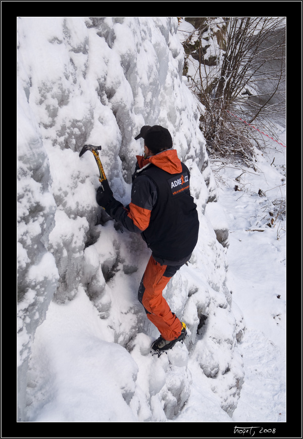 Ledov lezen ve Vru / Ice climbing in Vr, photo 14 of 61, 2008, PICT5642.jpg (212,588 kB)
