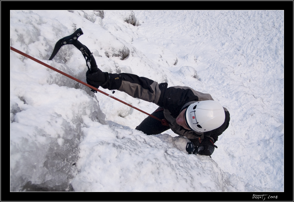 Michal fighting his first steps in his first more difficult route - Ledov lezen ve Vru / Ice climbing in Vr, photo 21 of 61, 2008, PICT5652.jpg (223,263 kB)
