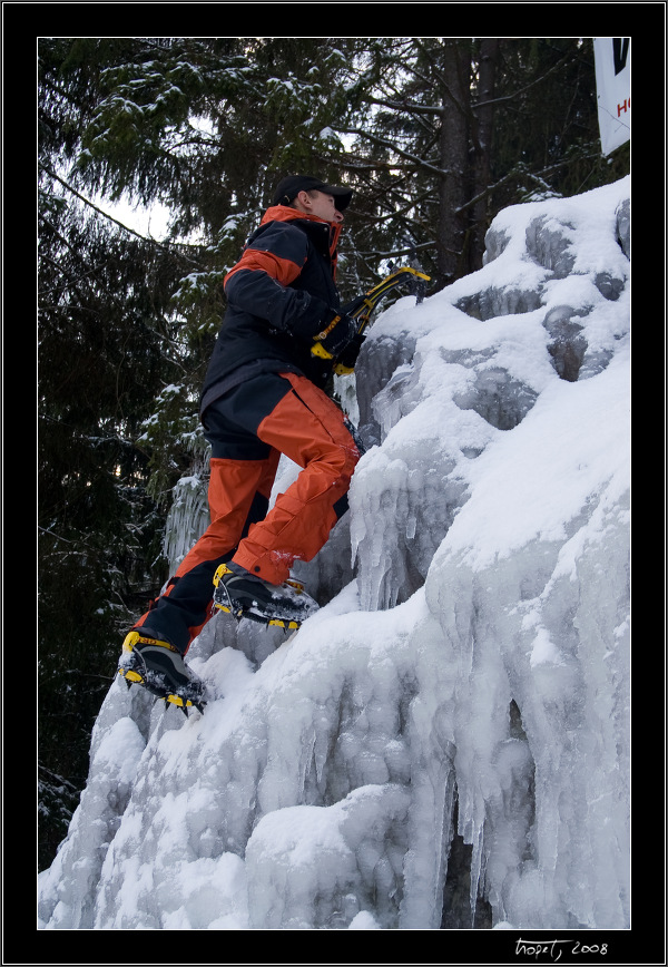 Ledov lezen ve Vru / Ice climbing in Vr, photo 27 of 61, 2008, PICT5661.jpg (250,441 kB)
