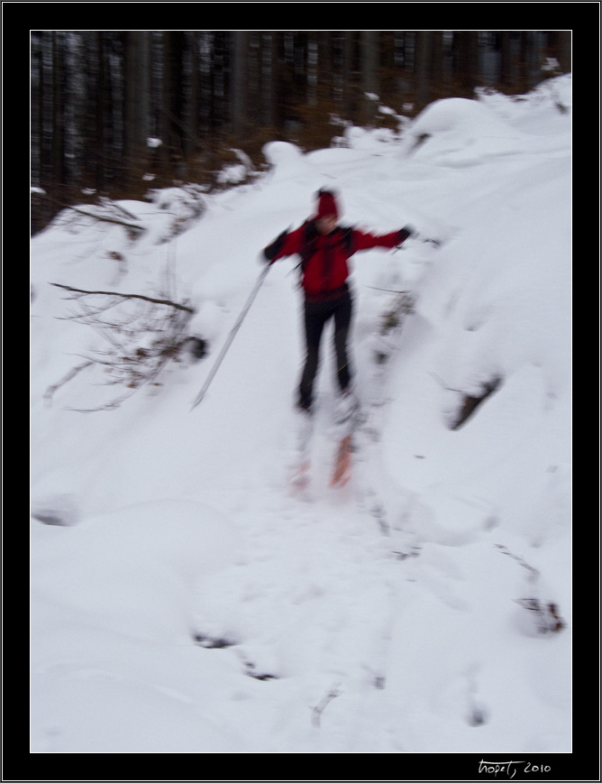 Tak dynamick skok, a jsem to njak nedal ;-) / So dynamic jump that I haven't made it really ;-) - Ledy Vr, skialpy na Karasn, photo 11 of 20, 2010, 011-CRW_6556.jpg (142,421 kB)