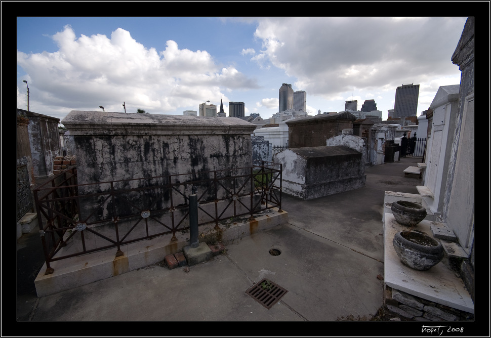 Saint Louis Cemetery No. 1 - New Orleans, photo 65 of 117, 2008, PICT8850.jpg (231,359 kB)