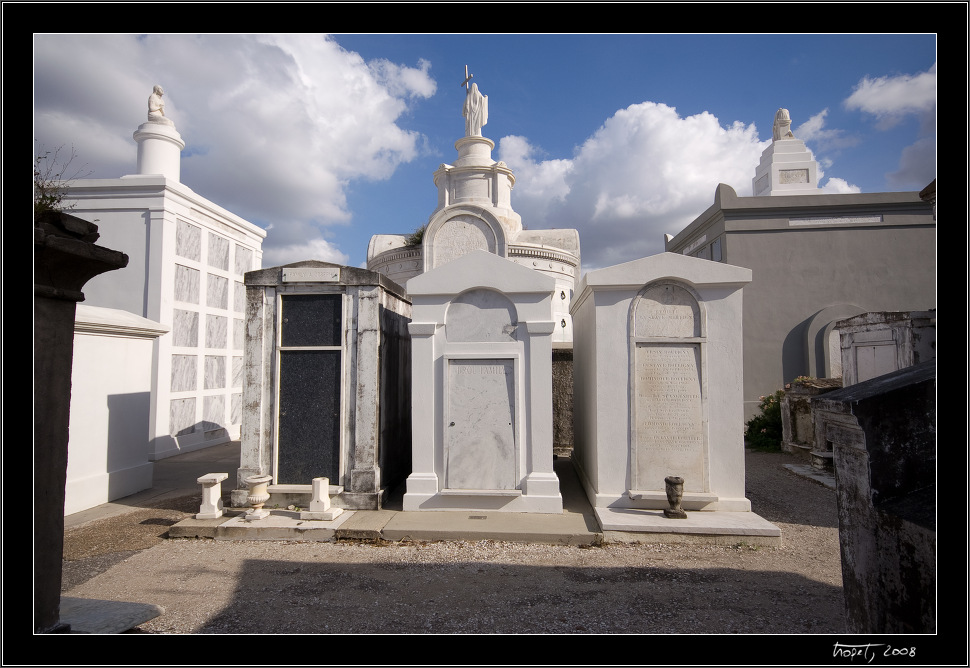 Saint Louis Cemetery No. 1 - New Orleans, photo 72 of 117, 2008, PICT8861.jpg (229,765 kB)