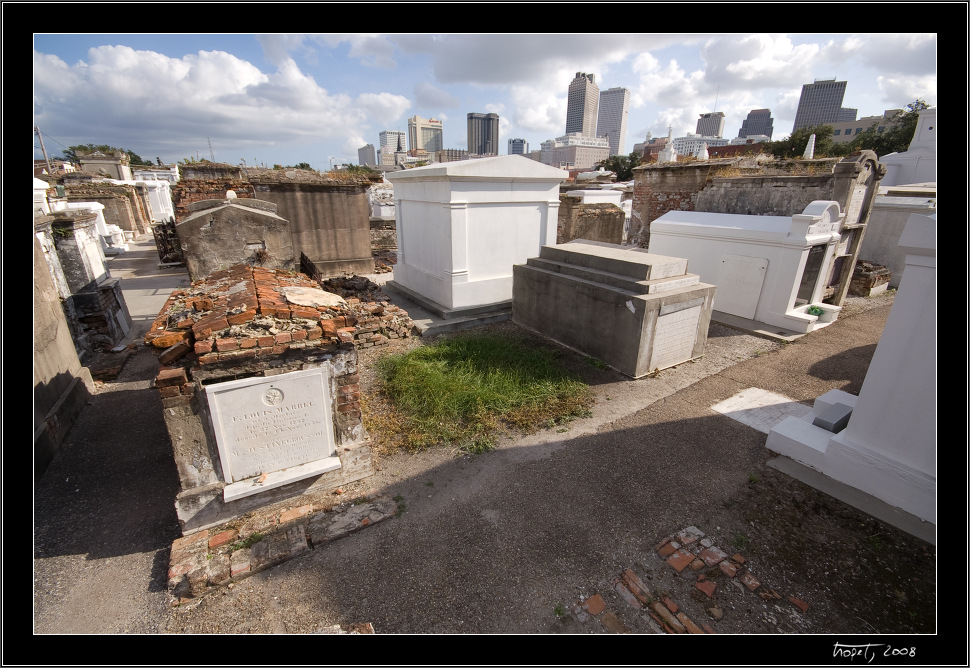 Saint Louis Cemetery No. 1 - New Orleans, photo 75 of 117, 2008, PICT8868.jpg (302,905 kB)