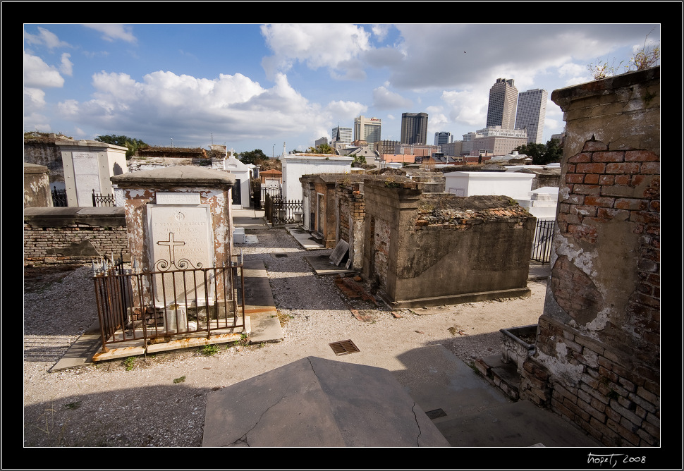 Saint Louis Cemetery No. 1 - New Orleans, photo 76 of 117, 2008, PICT8869.jpg (309,615 kB)
