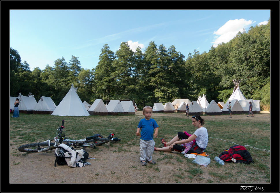 Tábor Přešovice - bourání tábora a svatba, photo 4 of 12, 2013, IMG_2995.jpg (301,741 kB)