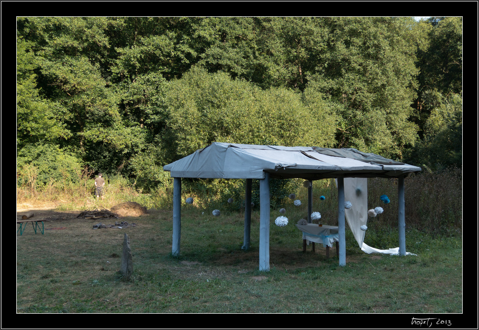 Tábor Přešovice - bourání tábora a svatba, photo 9 of 12, 2013, IMG_3002.jpg (429,411 kB)
