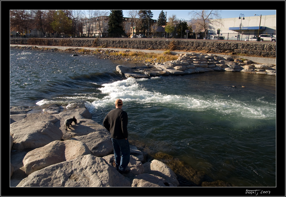 Truckee rive whitewater part at Wingfield in Reno
