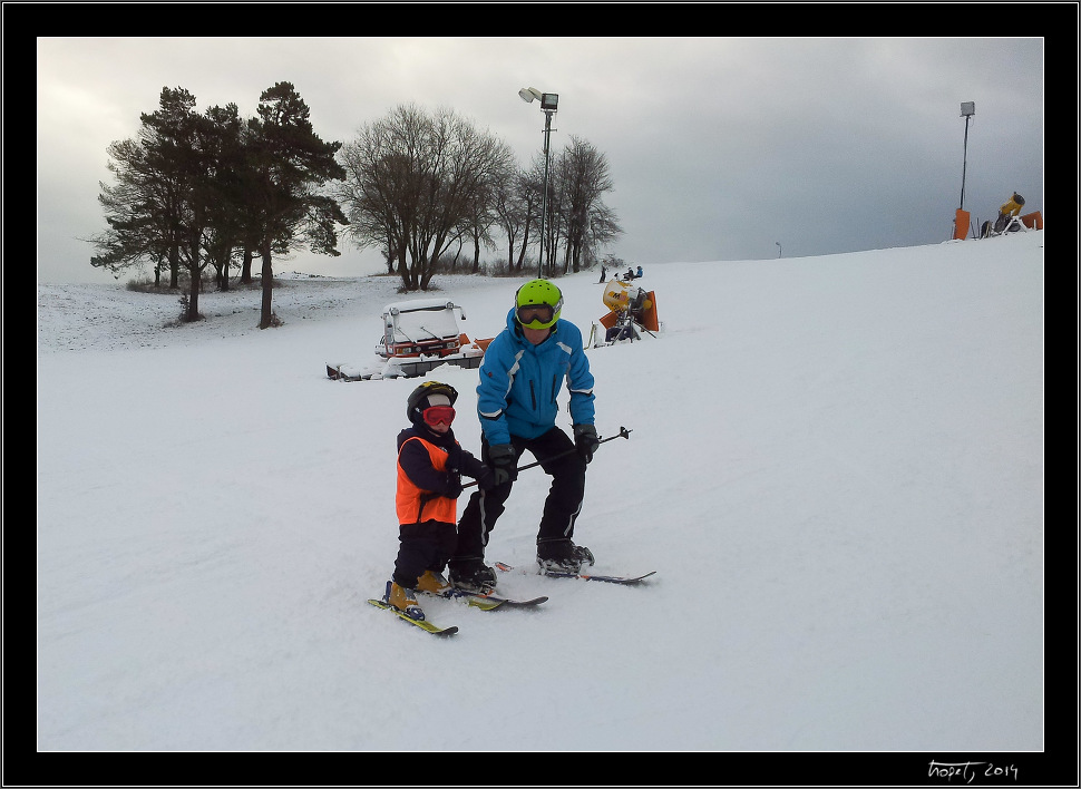 Silvestrovské lyžování na Stupavě
, photo 3 of 11, 2014
, 20140131-0951-IMG_20140131_095124.jpg (165,128 kB)