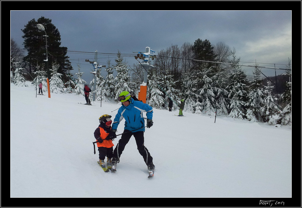Silvestrovské lyžování na Stupavě
, photo 8 of 11, 2014
, 20140131-0951-IMG_20140131_095155.jpg (211,259 kB)