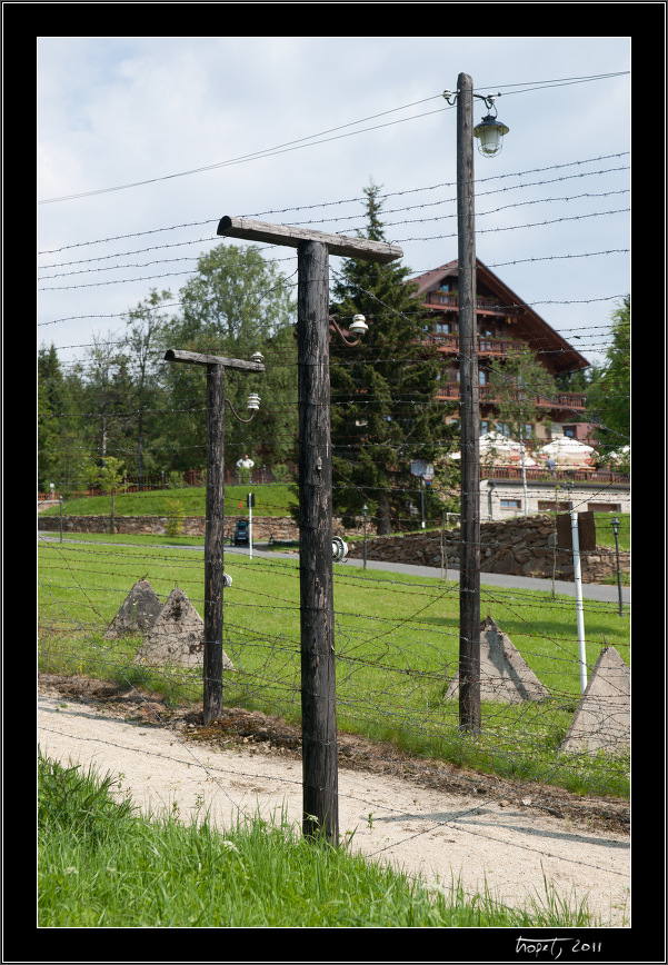 Pamtnk elezn opony / Iron Curtain Memorial - umava, photo 49 of 70, 2011, 049-DSC09730.jpg (306,784 kB)