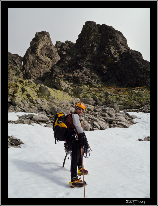 We went to Kupola through left glen to practice on hard snow and firn for winter.