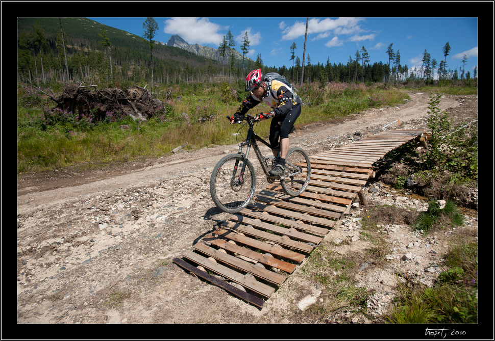 Bike park na Hrebienku / Bike part at Hrebienok<br>Fotila Aleka / Photo by Aleka - Vysok Tatry, Pieniny, Liptovsk Mikul, photo 118 of 154, 2010, 118-DSC07619.jpg (464,807 kB)