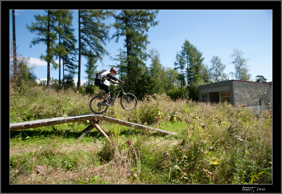 Bike park na Hrebienku / Bike part at Hrebienok<br>Fotila Aleka / Photo by Aleka - Vysok Tatry, Pieniny, Liptovsk Mikul, photo 119 of 154, 2010, 119-DSC07624.jpg (461,485 kB)