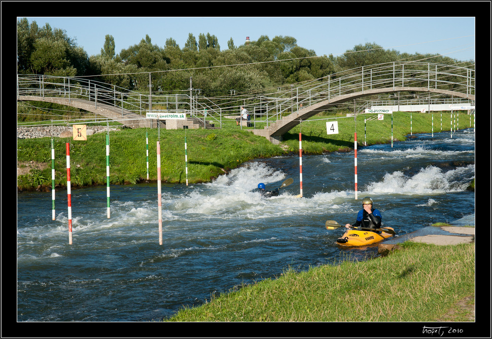 Slalomov kanl v Liptovskm Mikuli / Slalom course in Liptovsk Mikul<br>Fotila Aleka / Photo by Aleka - Vysok Tatry, Pieniny, Liptovsk Mikul, photo 139 of 154, 2010, 139-DSC07683.jpg (463,878 kB)