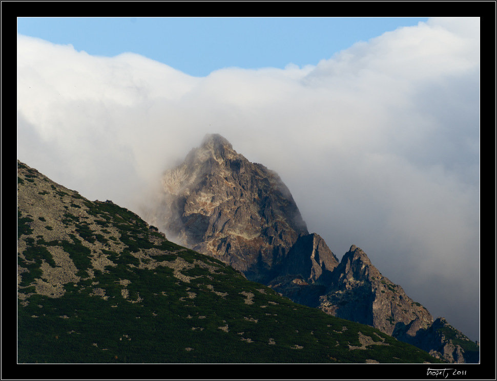 Stredohrot v mracch / Stredohrot in clouds - Vysok Tatry, photo 58 of 71, 2011, 058-DSC00240.jpg (222,361 kB)