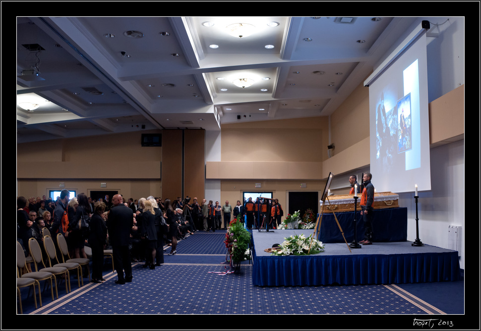 Peter Šperka - Ujec - pohřeb, photo 26 of 53, 2013, DSC05173.jpg (216,463 kB)